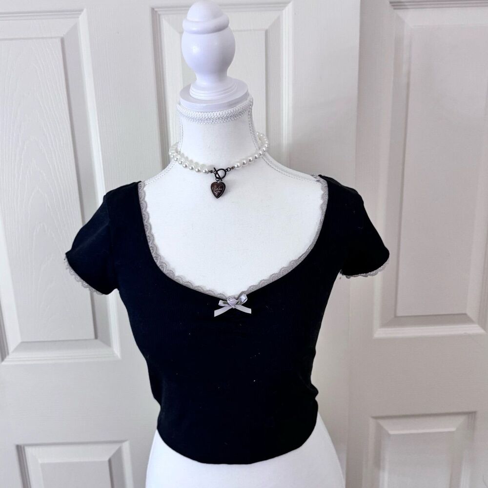 Black Cropped Lace Trim Bow Top Women’s Small